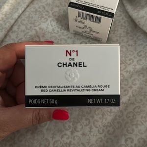 Chanel Red Camellia Revitalizing Cream
